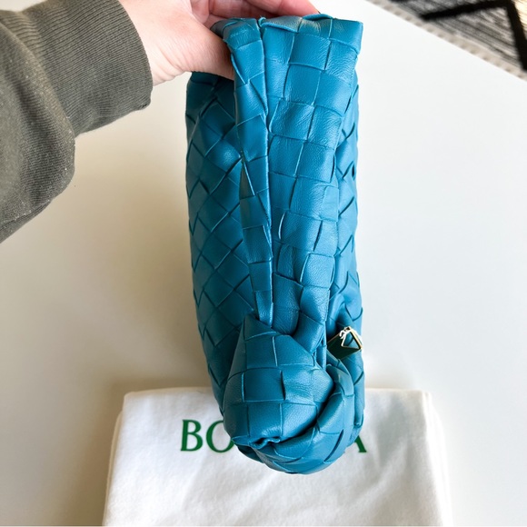 Bottega Veneta Mini Jodie Knotted Intrecciato Leather Shoulder Bag in Blue - Picture 12 of 17